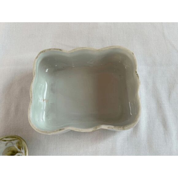 Vintage Small Glass Trinket/Jewelry Box with Lid, White, Flowers - Picture 7 of 9